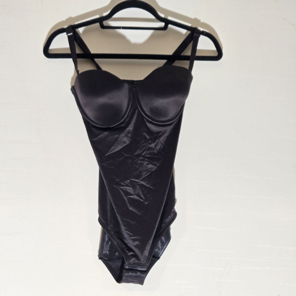 TC Black Bodysuit 34D Women’s Adjustable Strap Hook. Tummy Control.